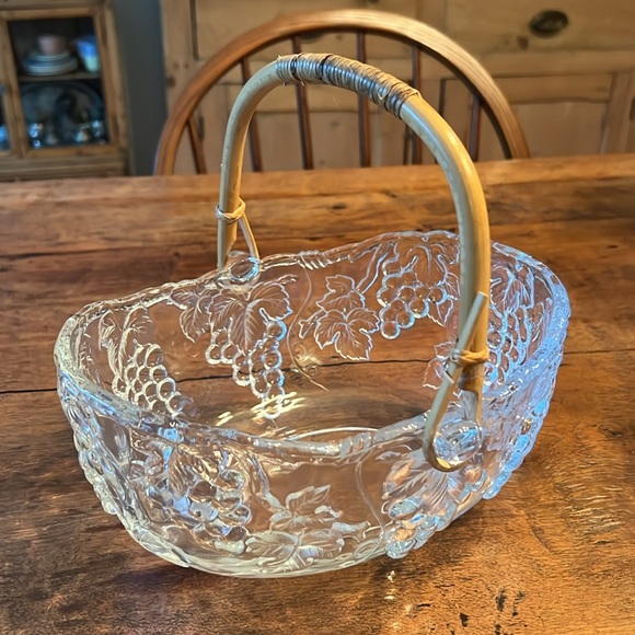 Vintage Aderia Glass Bowl/Basket w/ Rattan Handle - Picture 8 of 8